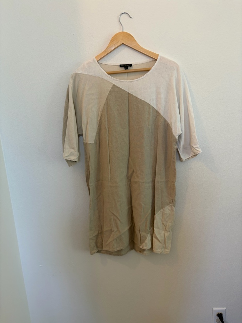 For Cynthia Women’s Two-Tone Beige and Cream Short-Sleeve Tunic Dress
